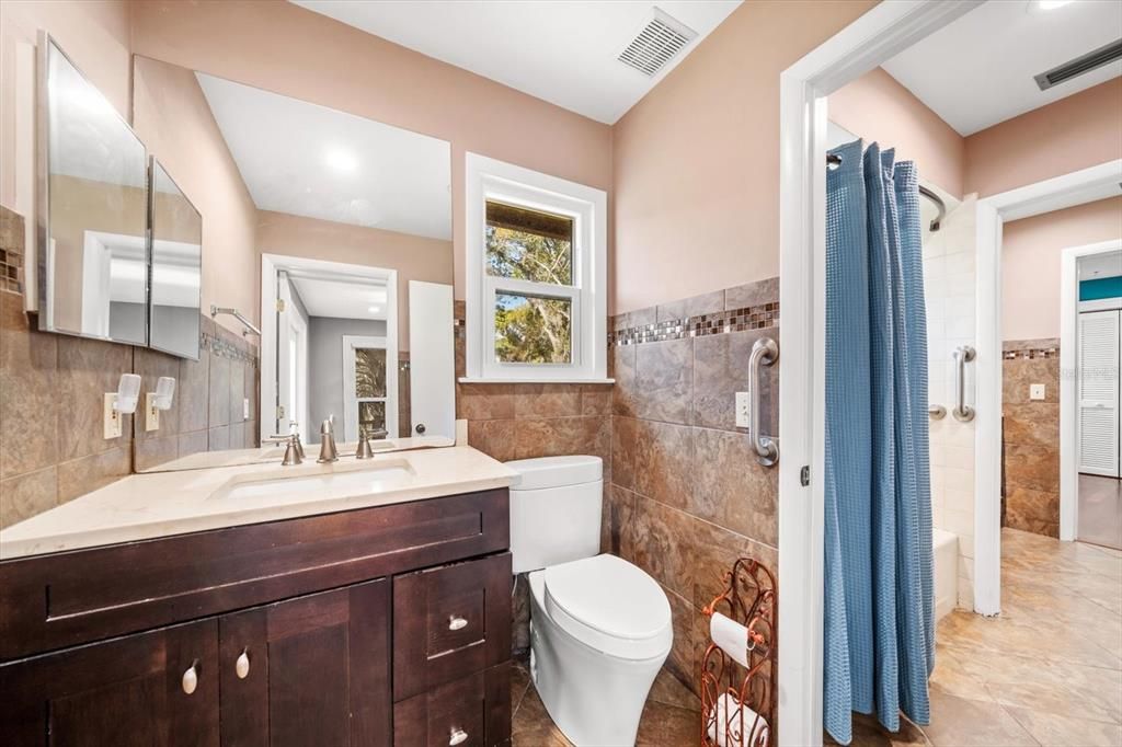 Bathroom, Interior, Recessed Lighting