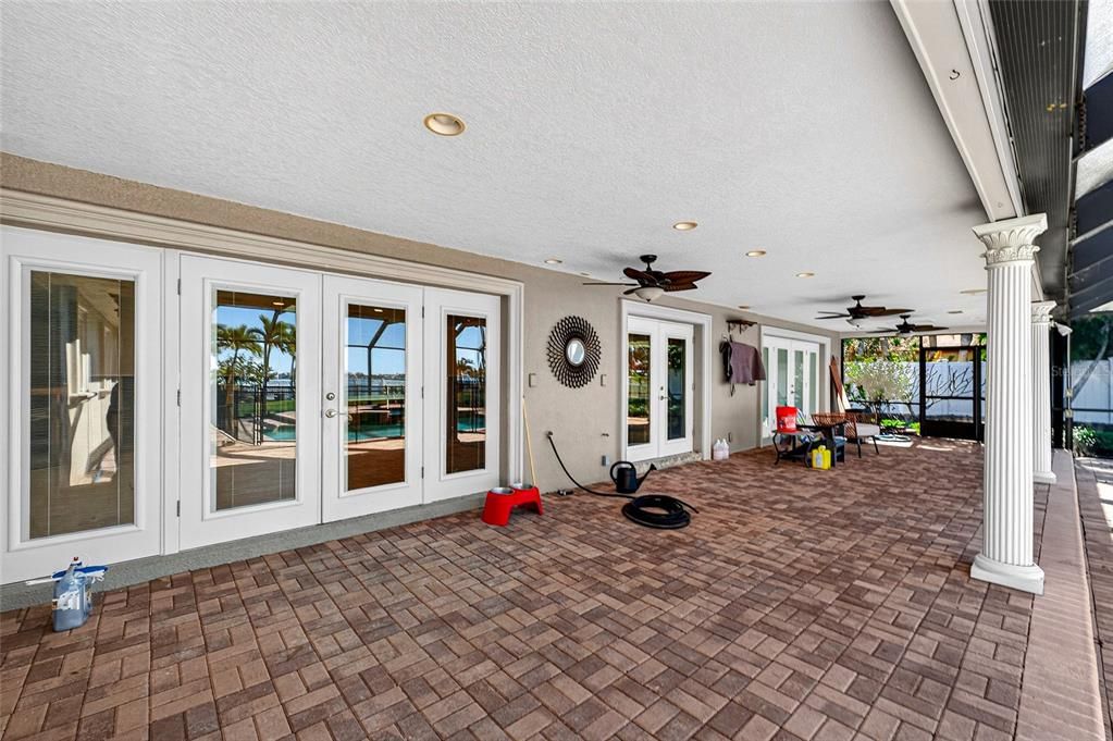 Exterior, Recessed Lighting