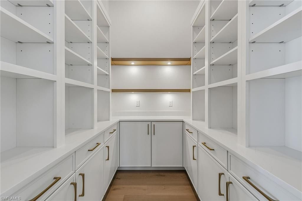 Interior, Recessed Lighting, Walk-in Closets, Wood Texture Flooring