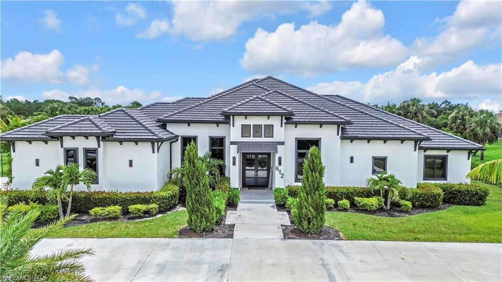 Exterior, Facade, Spanish Mediterranean