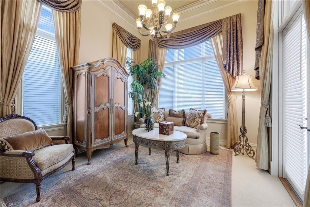 Chandelier, Interior, Living room