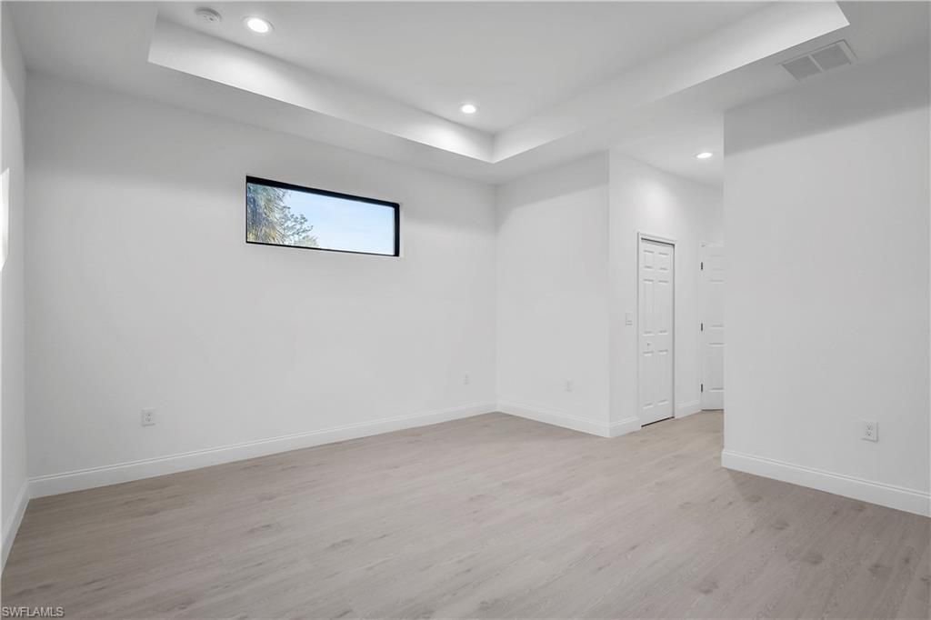 Empty room, Interior, Recessed Lighting, Wood Texture Flooring
