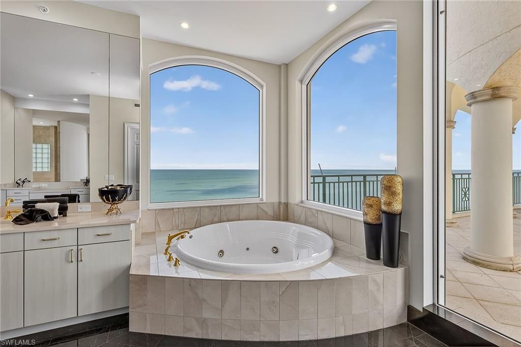 Bathroom, Interior, Recessed Lighting, Water