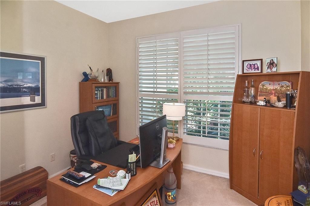 Home Office, Interior