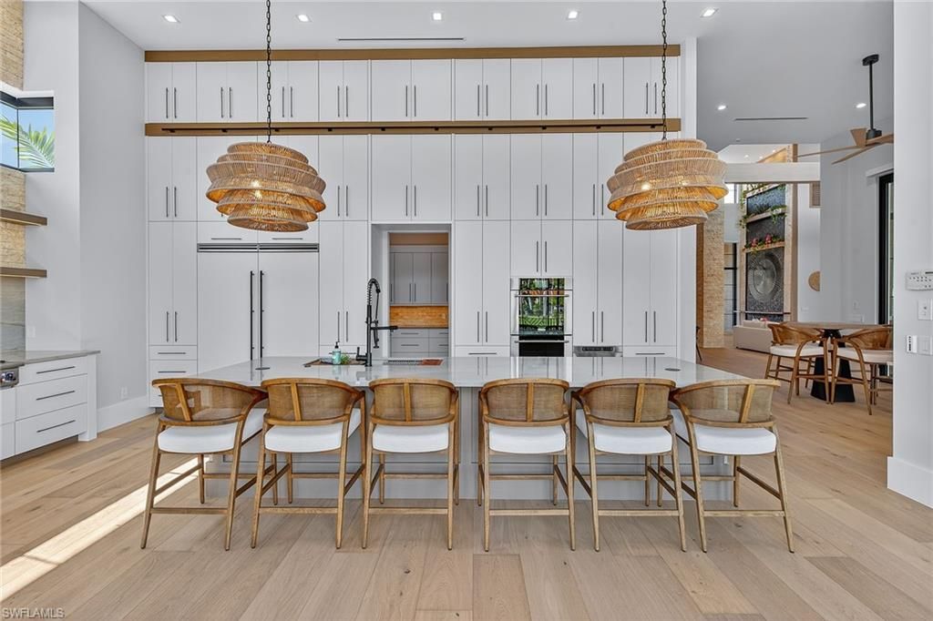 Chandelier, Dining room, Interior, Kitchen, Pendant Lights, Recessed Lighting, Wood Texture Flooring
