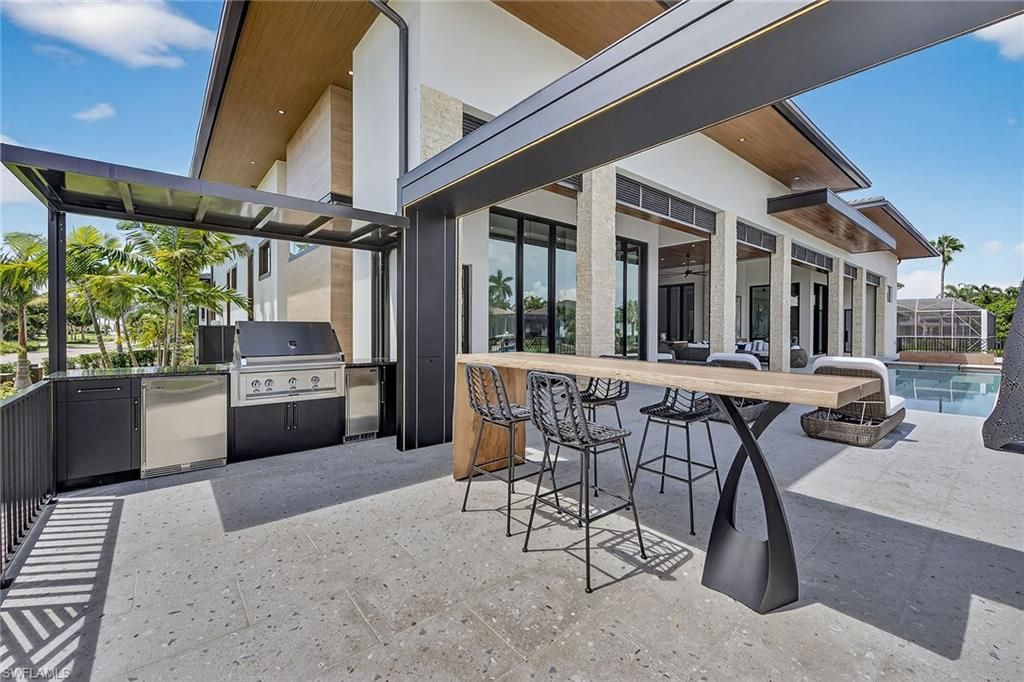 Exterior, Outdoor Kitchen