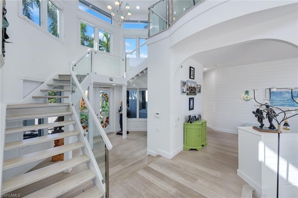 Interior, Pendant Lights, Recessed Lighting, Wood Texture Flooring