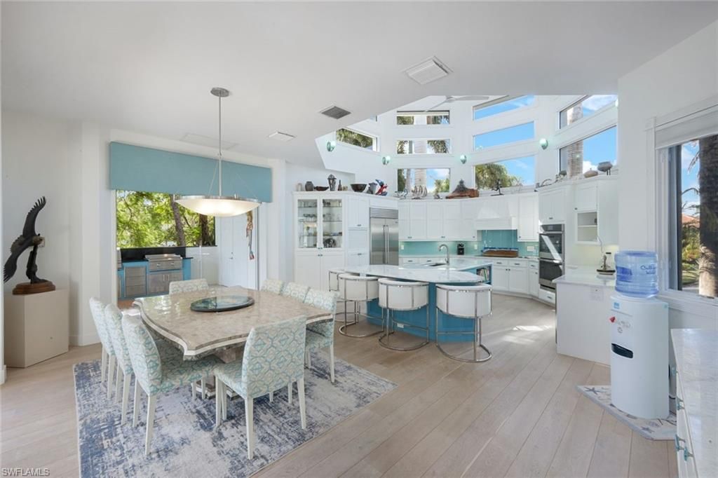 Dining room, Interior, Kitchen, Pendant Lights, Wood Texture Flooring
