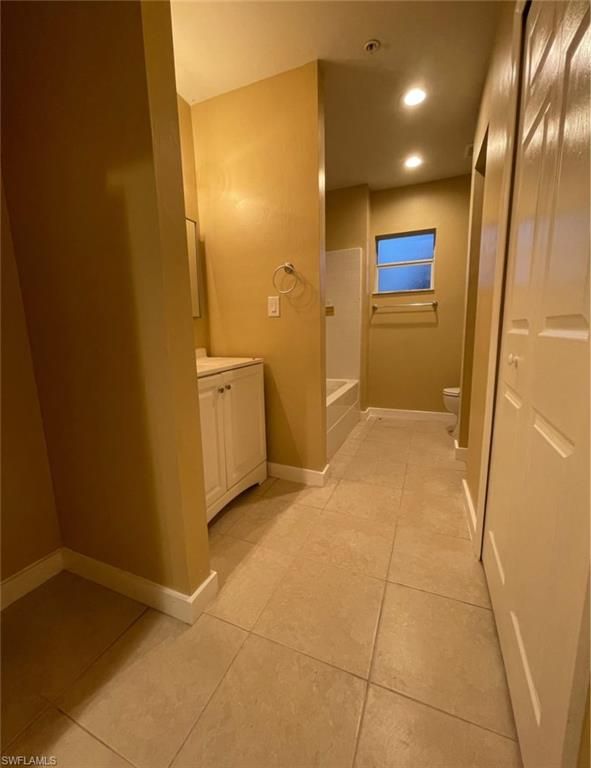 Bathroom, Interior, Recessed Lighting, Washer