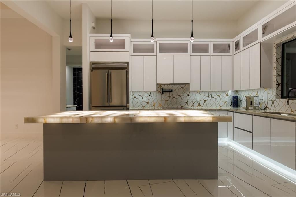 Interior, Kitchen, Pendant Lights, Stainless Steel Appliances