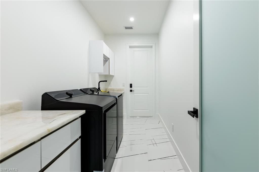 Interior, Marble, Recessed Lighting, Washer