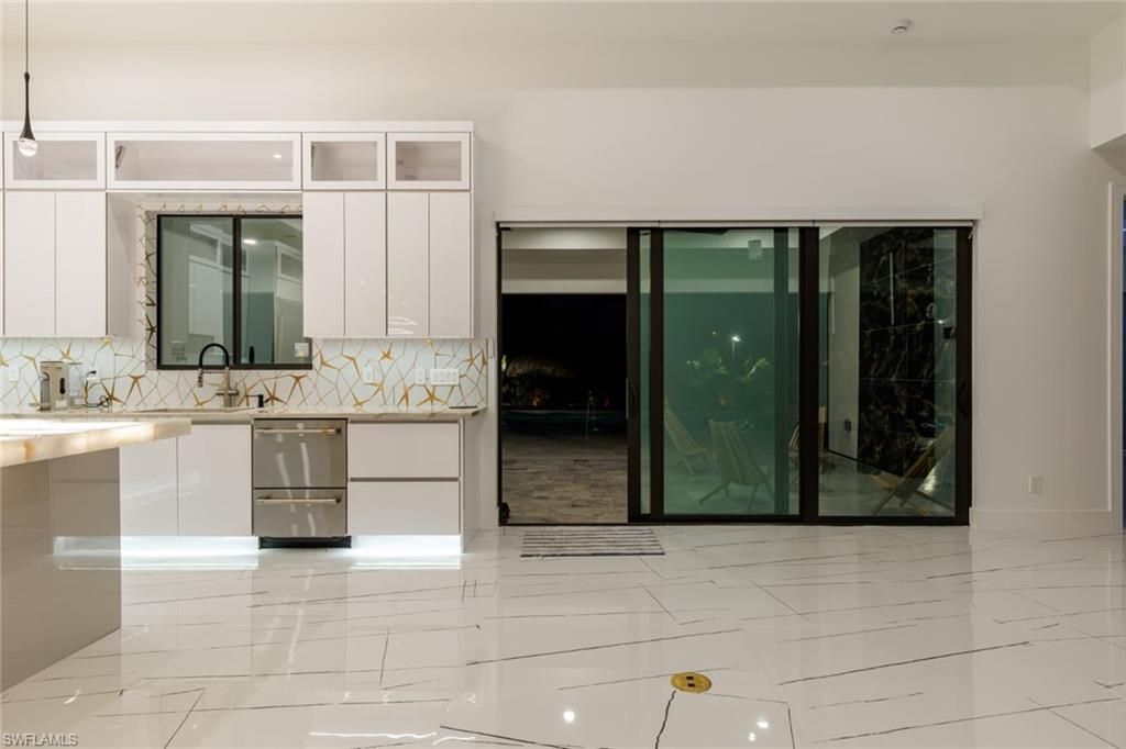 Interior, Kitchen, Marble, Stainless Steel Appliances