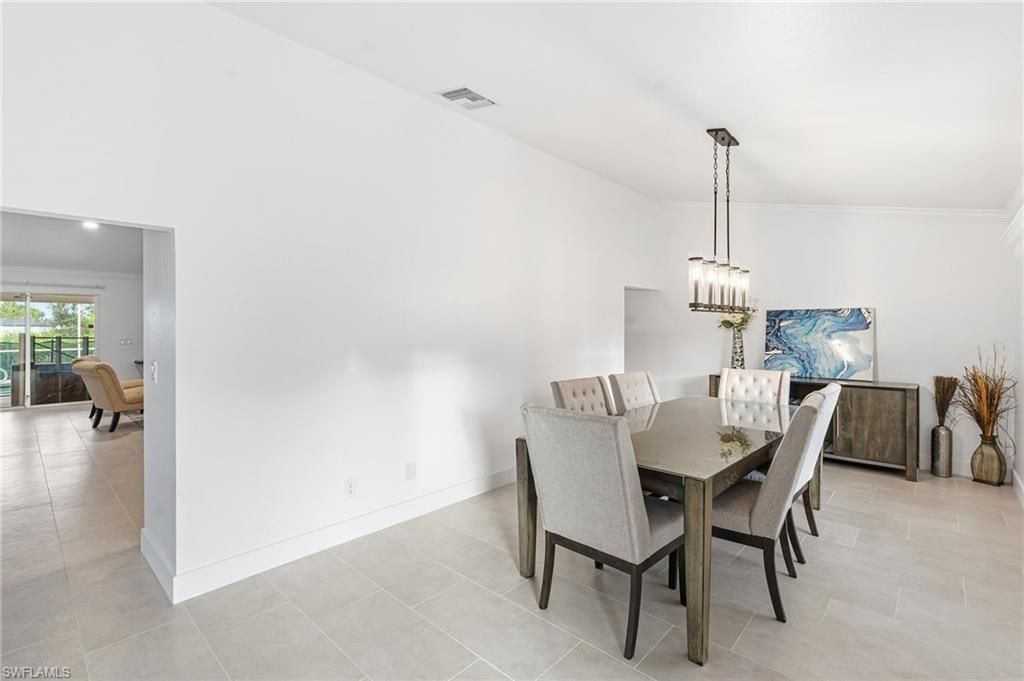 Dining room, Interior, Pendant Lights, Recessed Lighting