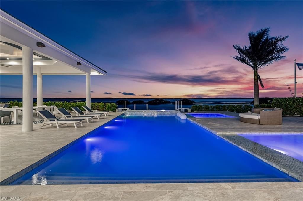 Exterior, Pool, Water