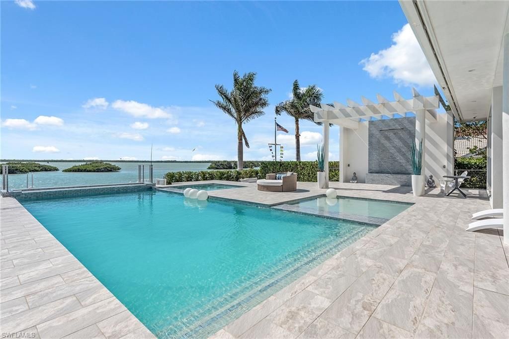 Exterior, Pool, Water