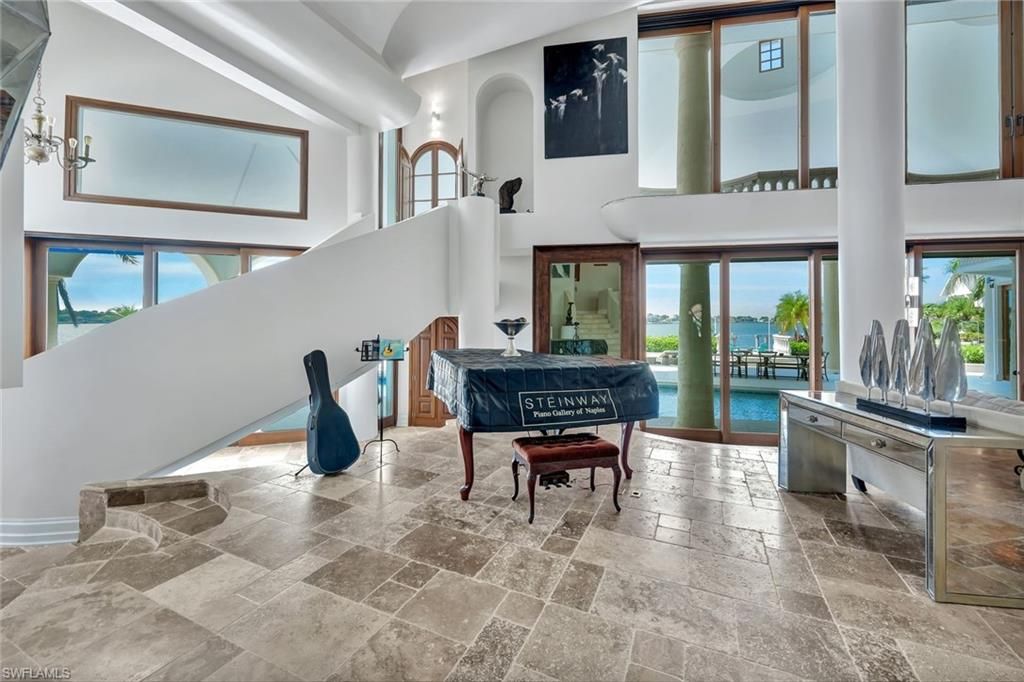 Interior, Piano, Water