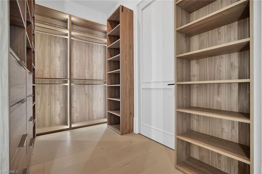 Interior, Walk-in Closets, Wood Texture Flooring
