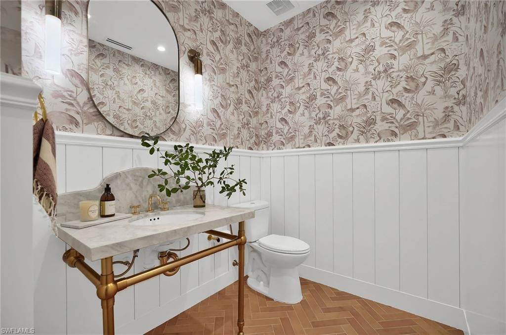 Bathroom, Interior, Recessed Lighting, Wood Texture Flooring