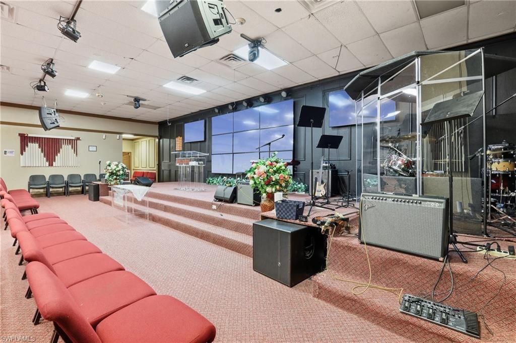 Fitness Equipment, Interior, Recessed Lighting