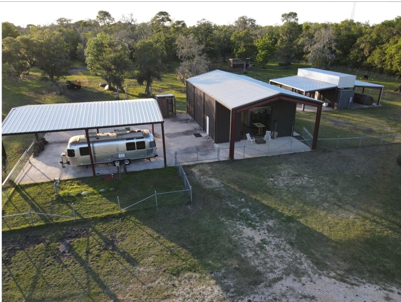 Exterior, Drone