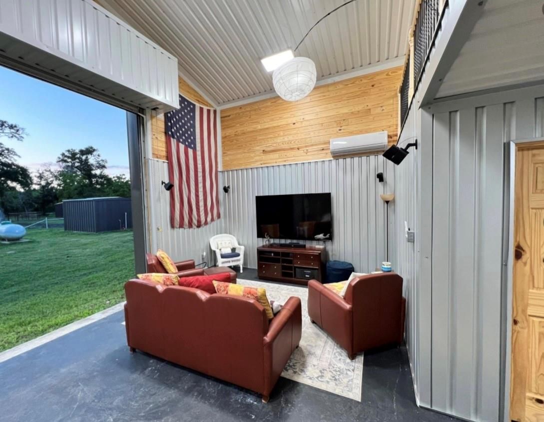 Exterior, Living room