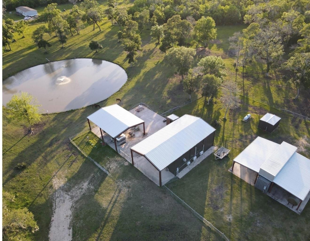 Exterior, Drone