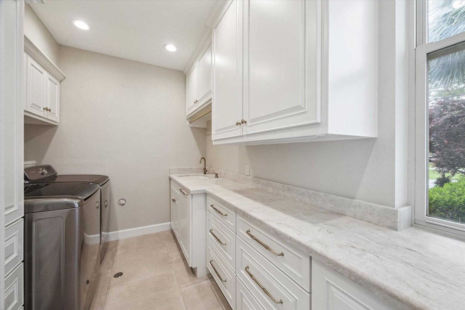 Interior, Recessed Lighting, Washer