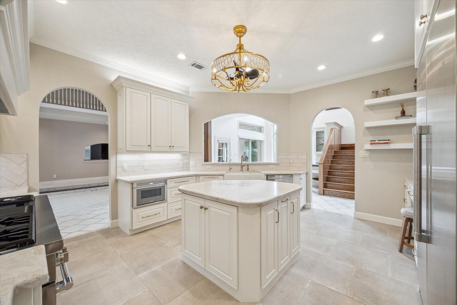 Chandelier, Interior, Kitchen, Recessed Lighting, Stainless Steel Appliances