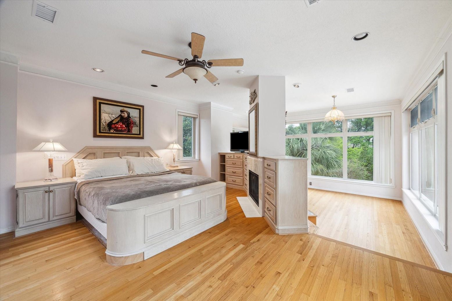 Bedroom, Interior, Pendant Lights, Recessed Lighting, Wood Texture Flooring