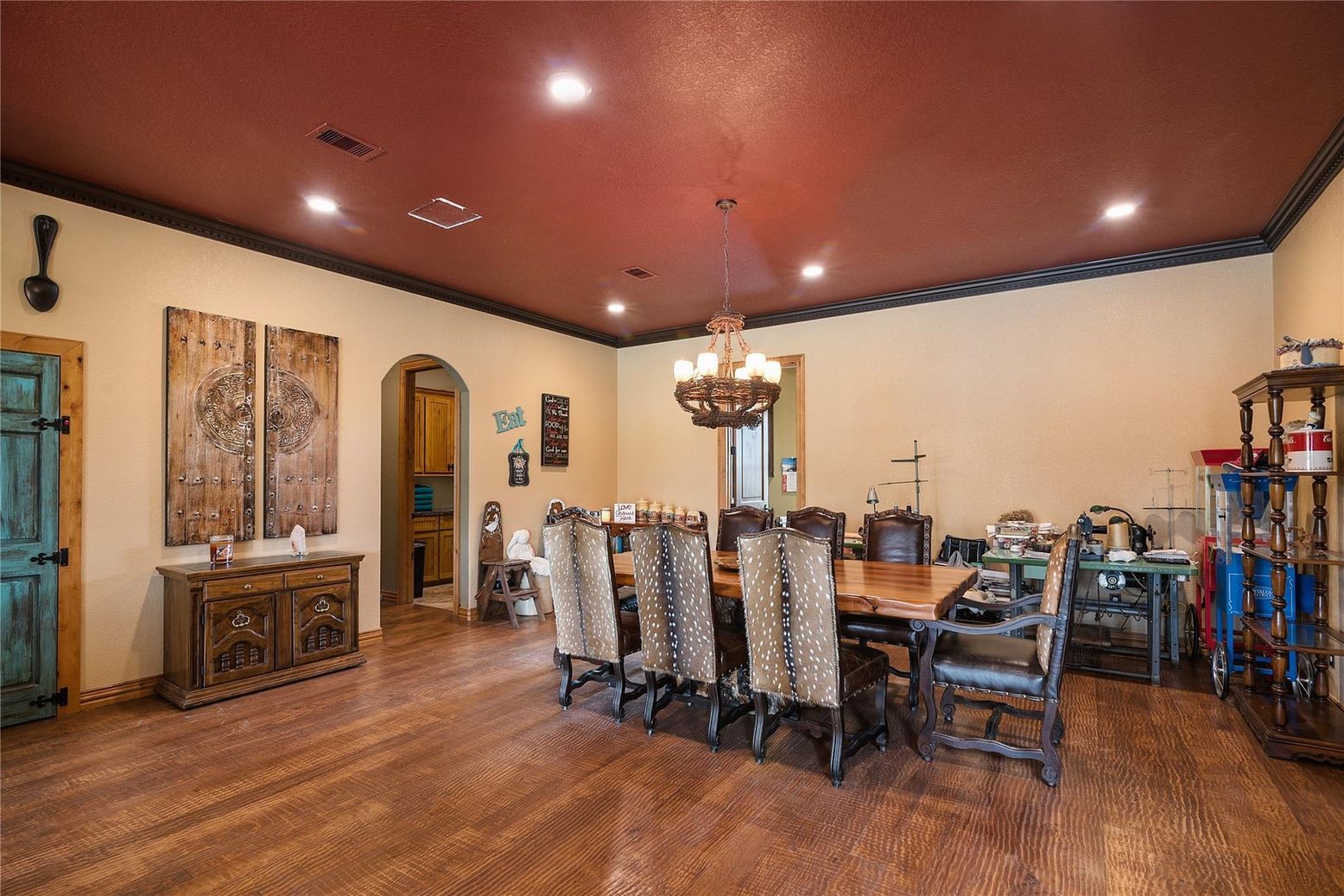 Chandelier, Dining room, Interior, Recessed Lighting, Wood Texture Flooring