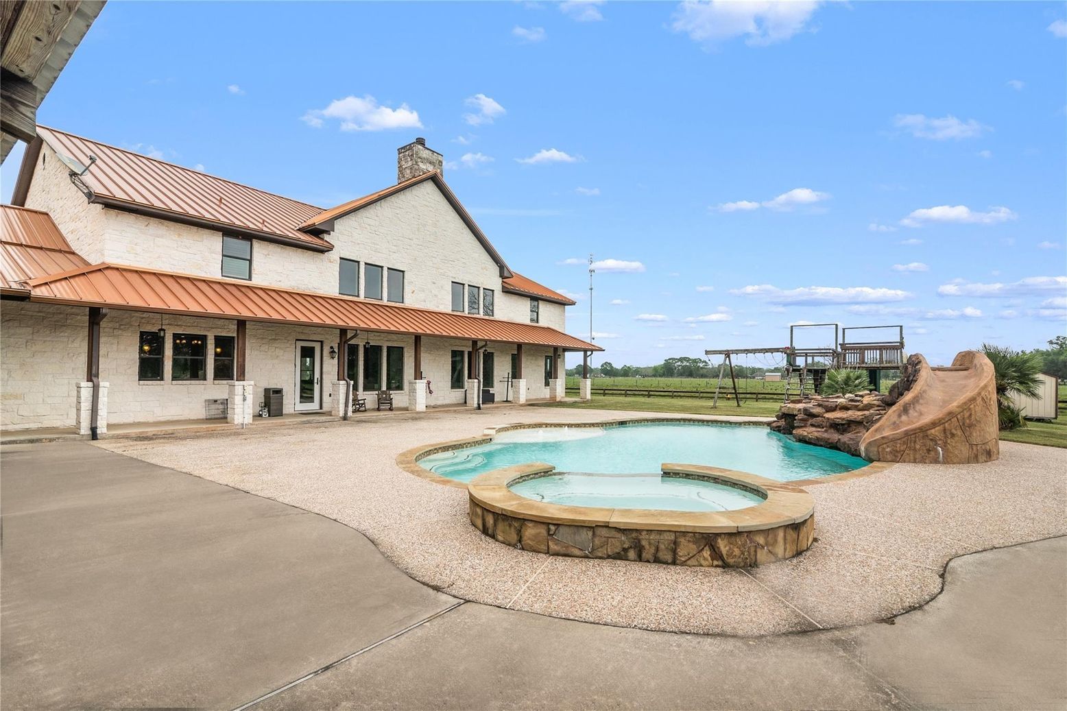Exterior, Pool
