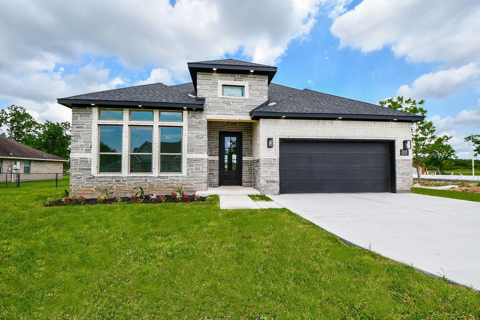 Attached, Exterior, Facade, Brick Traditional