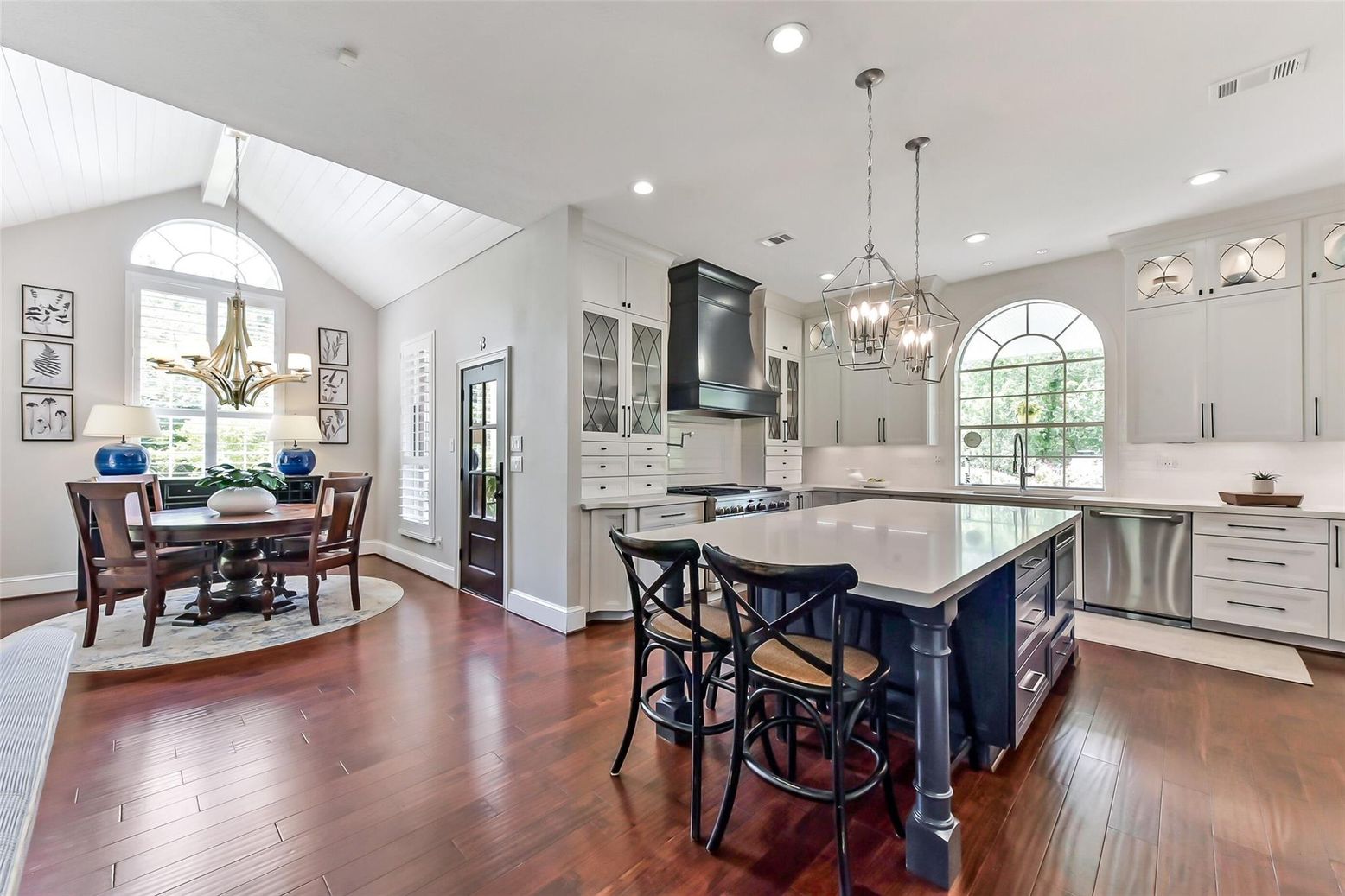 Chandelier, Dining room, Interior, Kitchen, Pendant Lights, Recessed Lighting, Stainless Steel Appliances, Wood Texture Flooring