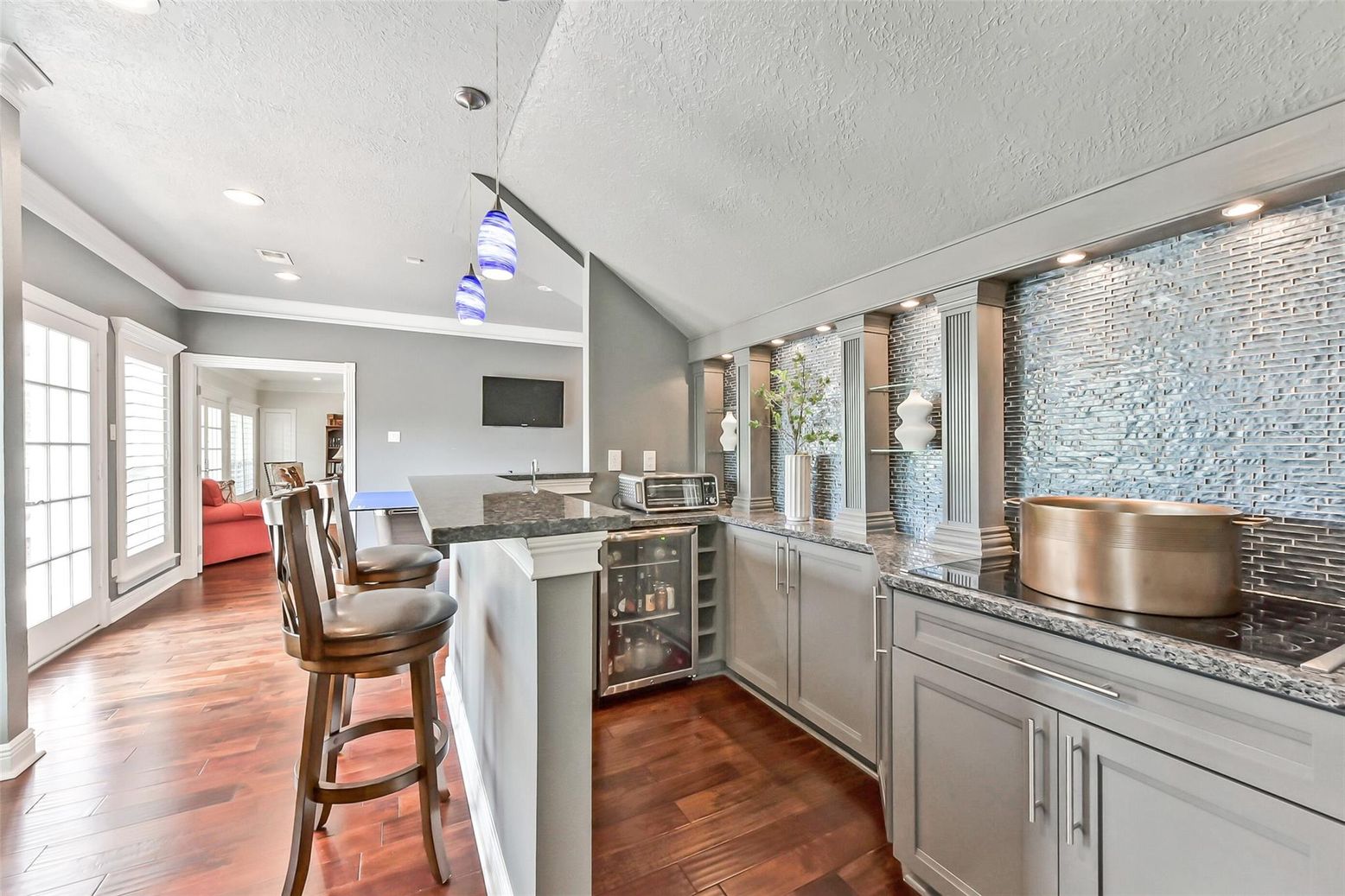 Interior, Kitchen, Pendant Lights, Recessed Lighting, Wood Texture Flooring