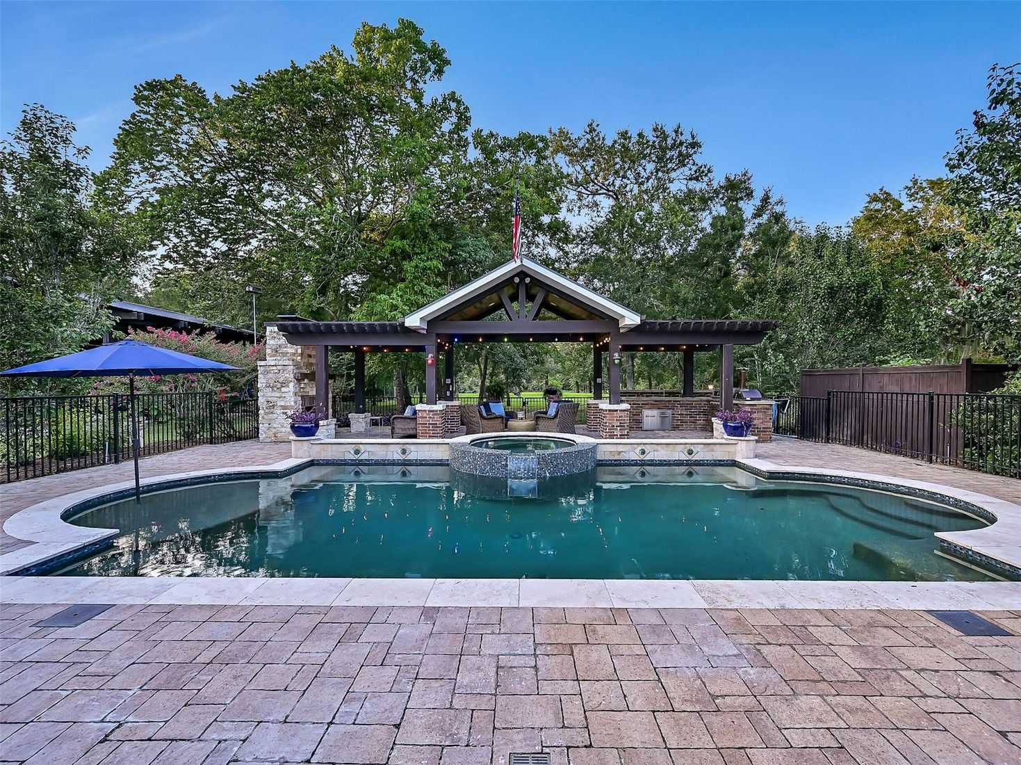 Exterior, Pool
