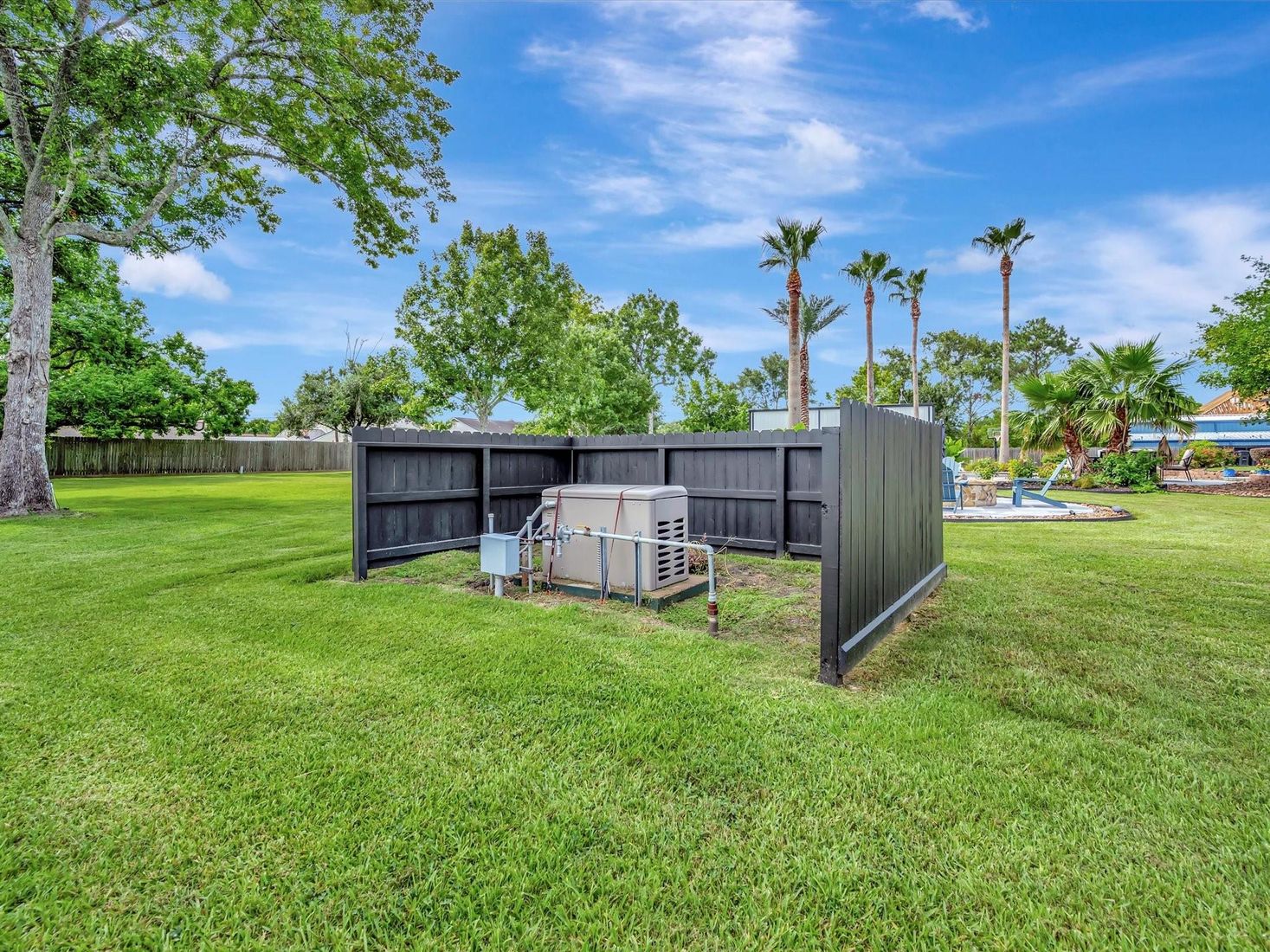 Backyard, Exterior