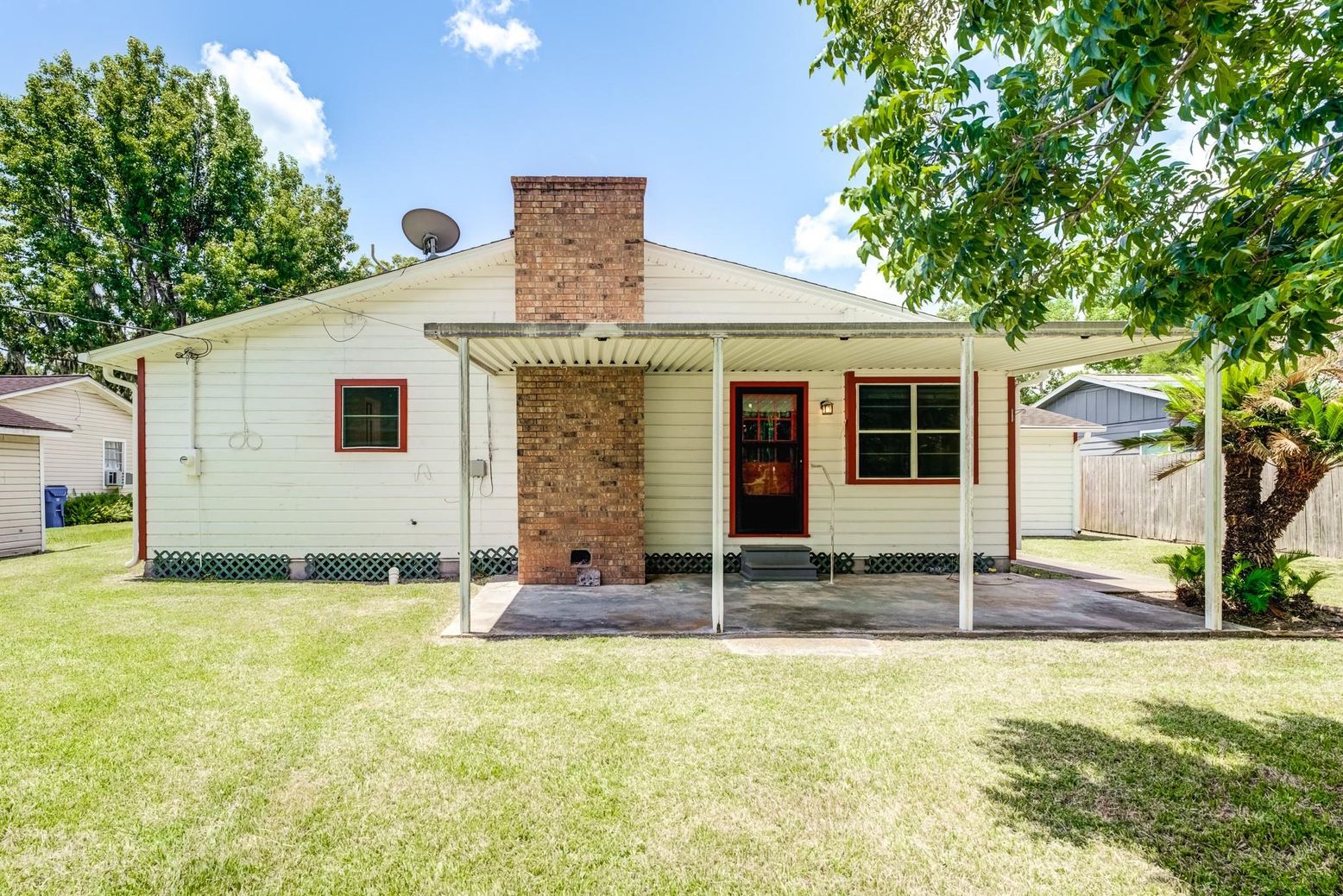 Backyard, Exterior