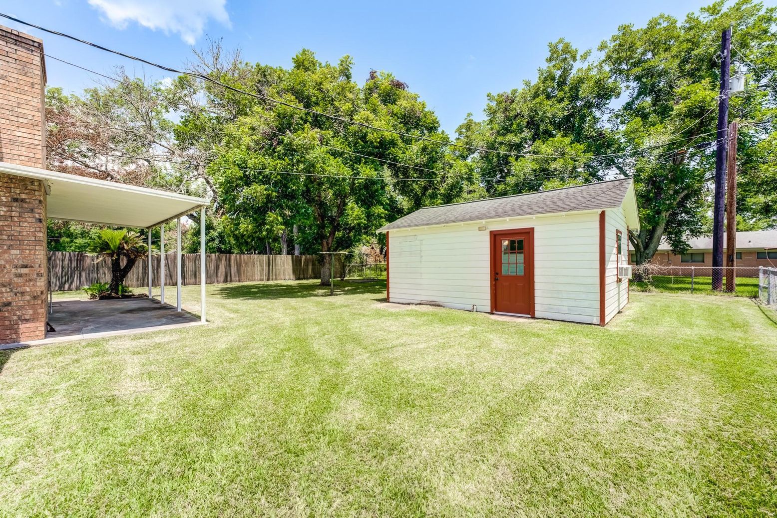 Backyard, Exterior