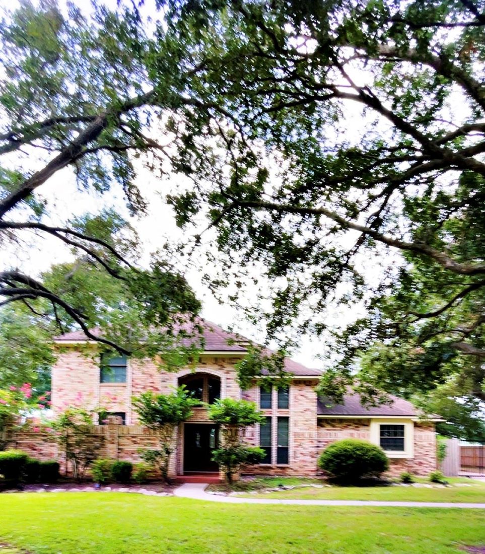 Backyard, Exterior, Facade, Brick Facade, French Provincial