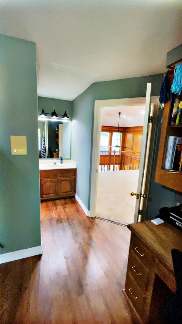 Bathroom, Interior, Kitchen, Pendant Lights, Wood Texture Flooring