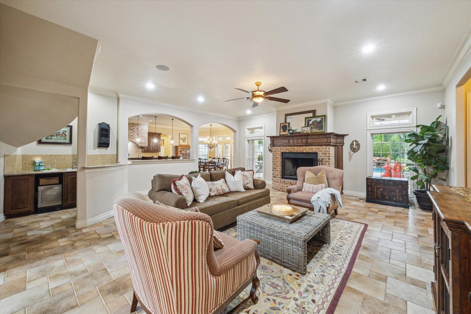 Fireplace, Interior, Living room, Recessed Lighting