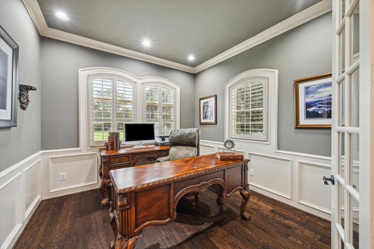 Home Office, Interior, Recessed Lighting, Wood Texture Flooring