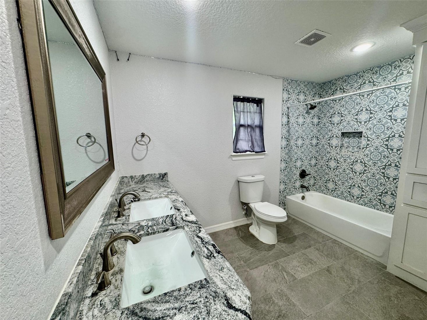 Bathroom, Interior, Recessed Lighting