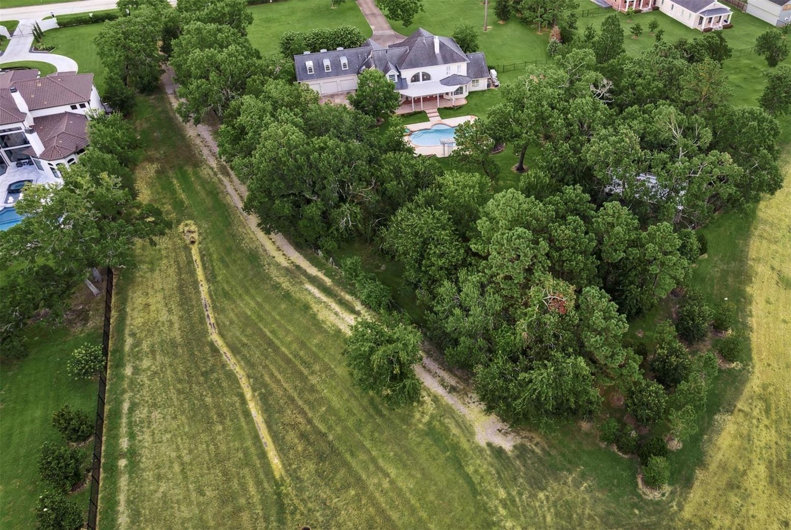 Exterior, Drone