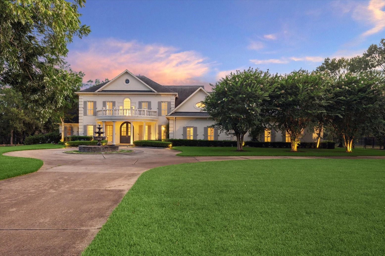 Backyard, Exterior, Facade, French Provincial