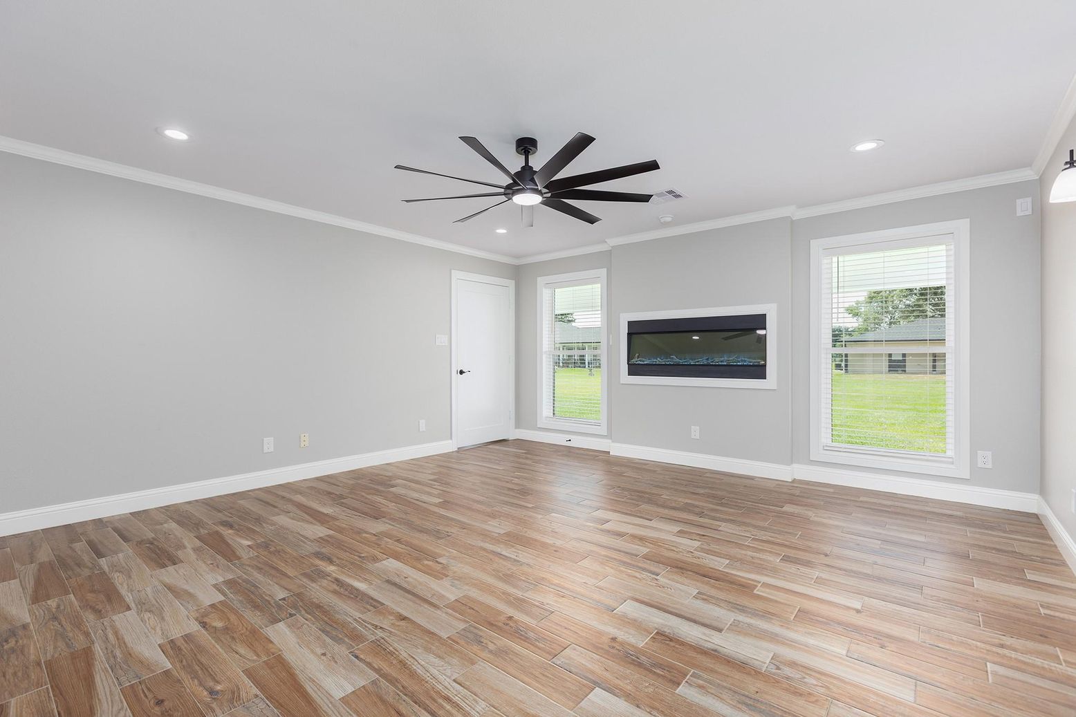 Empty room, Interior, Recessed Lighting, Wood Texture Flooring