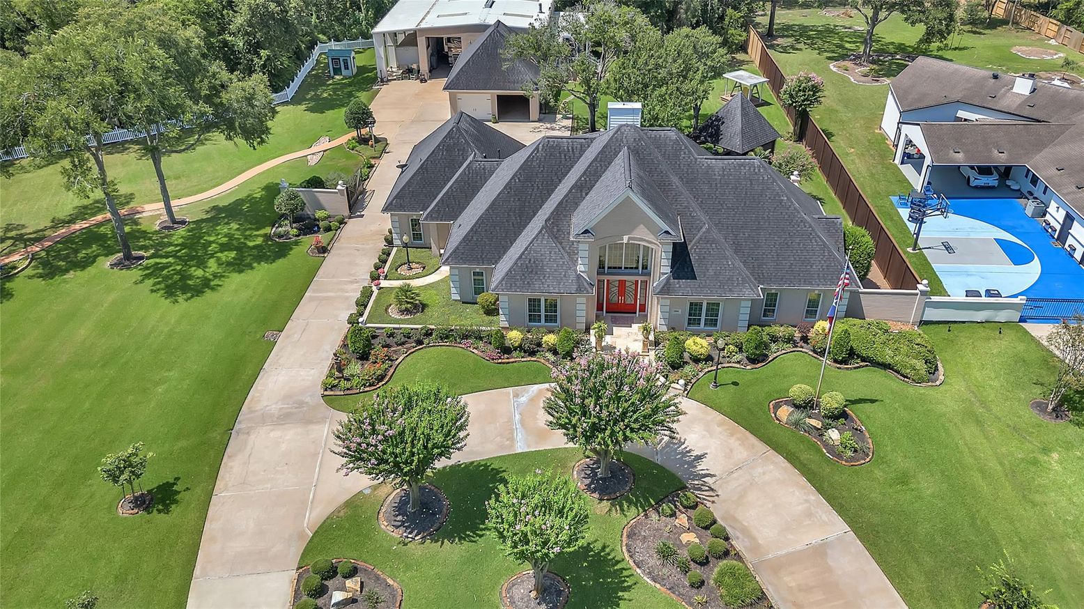 Exterior, Drone