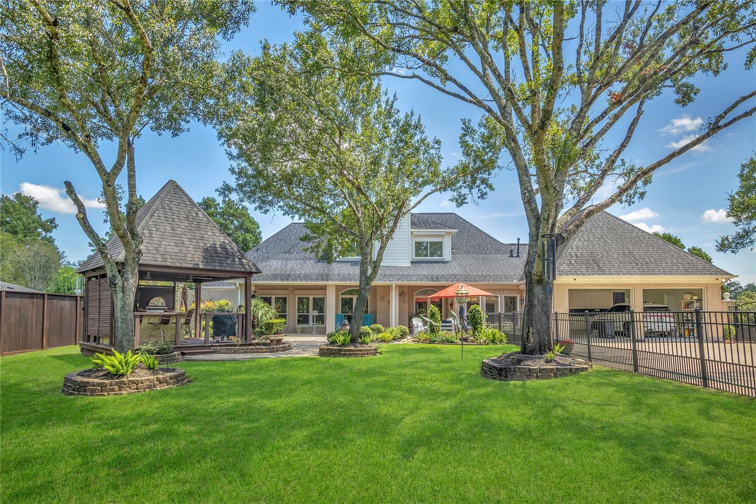Backyard, Exterior, Facade, Cape Cod