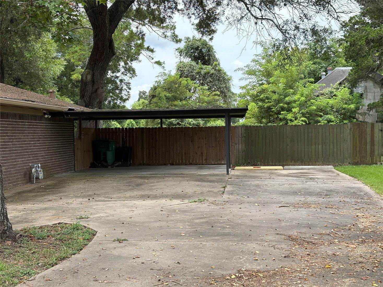 Backyard, Exterior