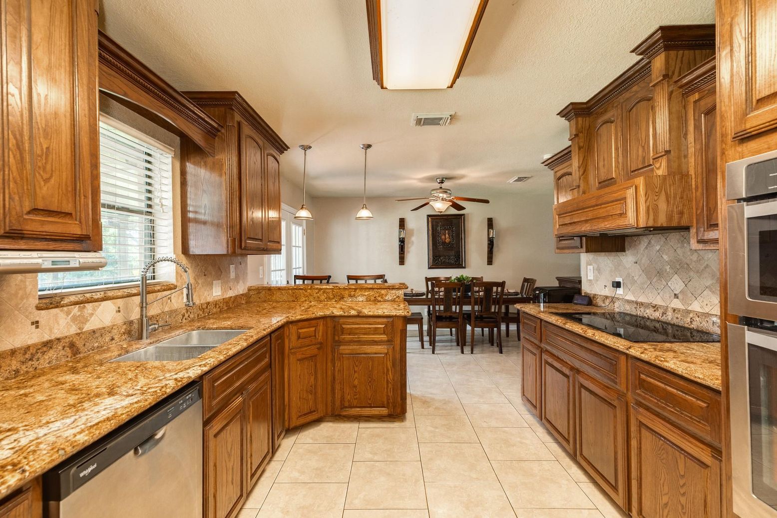 Dining room, Interior, Kitchen, Pendant Lights